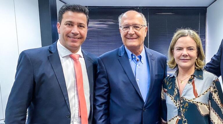 Em reunião com governo de transição, deputado pede suspensão do pedágio no Paraná