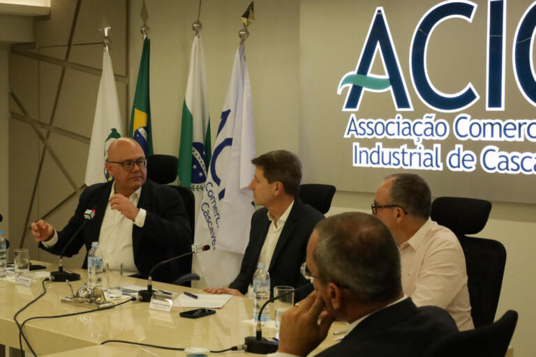 Empresários do Oeste ressaltam impacto da nova ferrovia para a economia da região