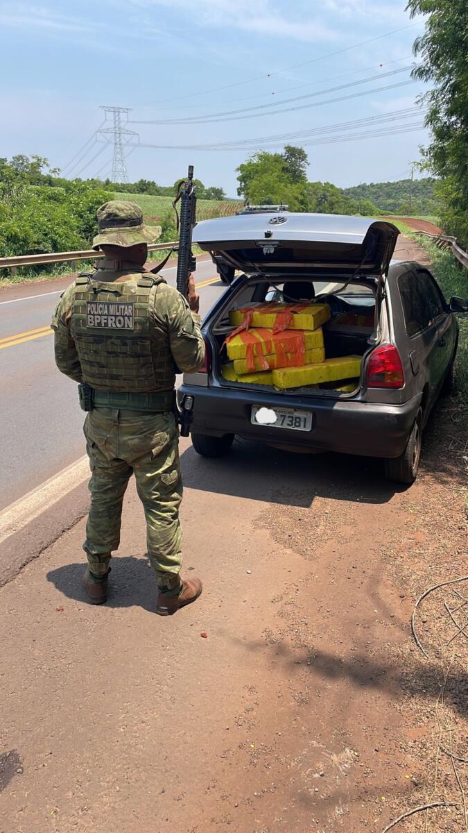 Veículo com 403 quilos de maconha é apreendido pelo BPFron em Guaíra; condutor fugiu