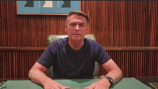 Bolsonaro pede que manifestantes não bloqueiem rodovias; assista vídeo na íntegra