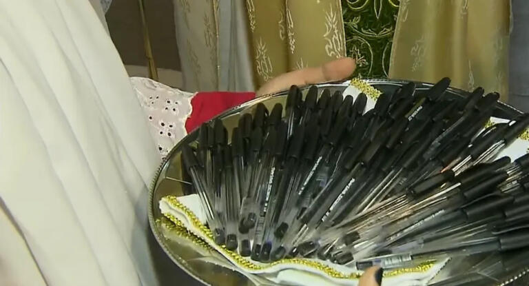 Santuário do Paraná promove benção de canetas que serão usadas nas provas do Enem