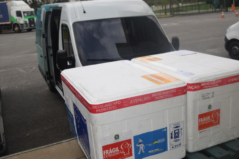 Estado distribui primeiro lote de vacinas para crianças de seis meses a dois anos contra Covid-19