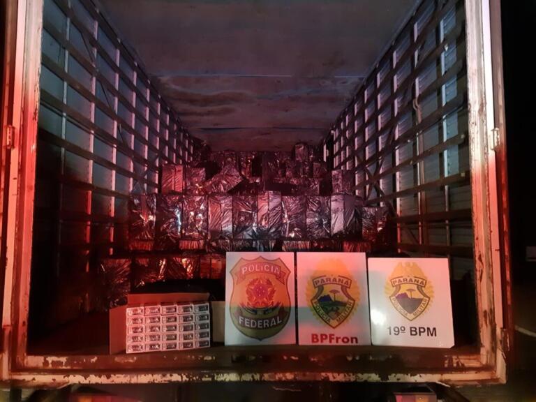 Policiais apreendem caminhão carregado com cigarros contrabandeados em Mercedes; vídeo