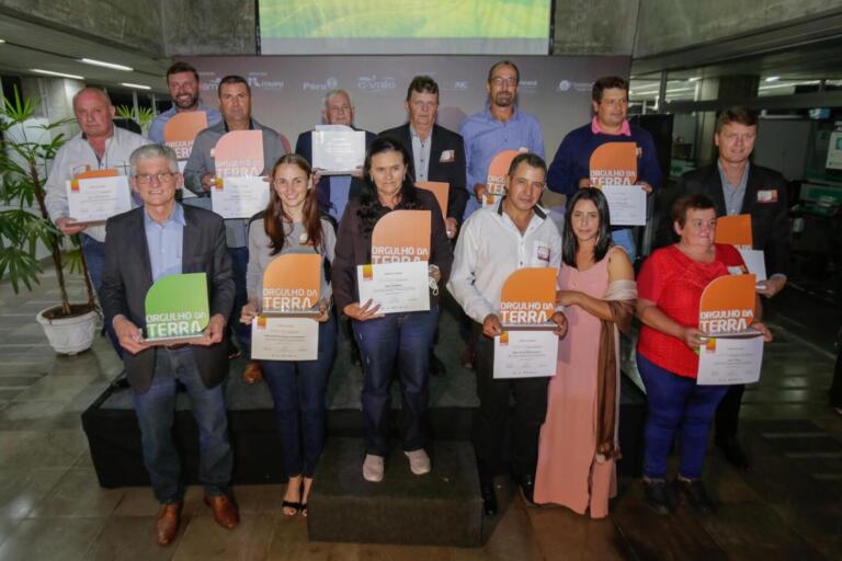 Produtores recebem o Prêmio Orgulho da Terra, que valoriza boas práticas no agronegócio