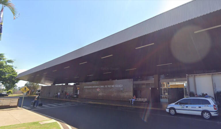 Rodoviária de Foz do Iguaçu registra cancelamento de viagens após bloqueio em rodovias