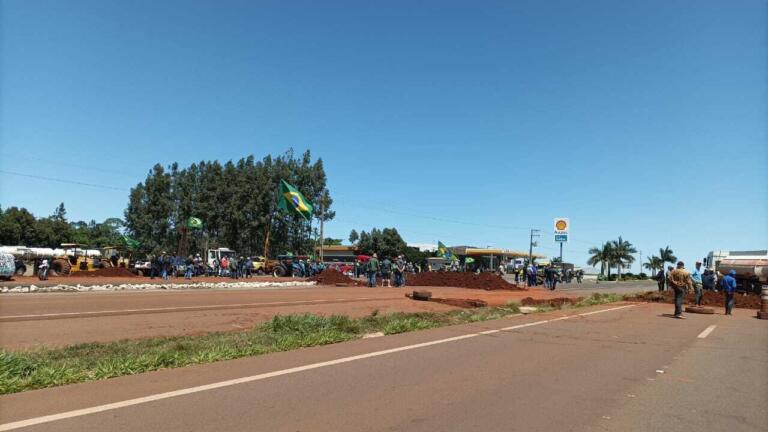 Número de rodovias federais bloqueadas aumenta no Paraná; Marechal Rondon e Toledo têm interdição parcial