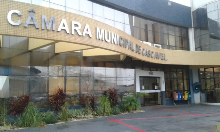 Justiça Eleitoral define novos vereadores em Cascavel após cassação de chapa do PL