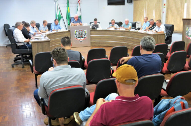 Vereadores aprovam novas regras para prestação de serviço de táxi em Marechal Rondon