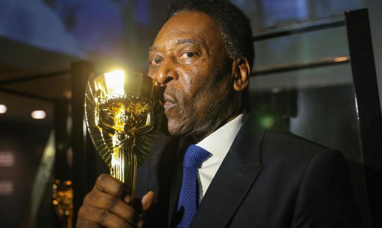 Pelé está com infecção respiratória, segundo boletim médico