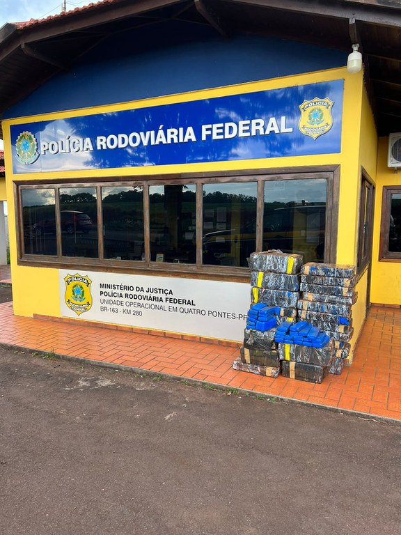 PRF apreende mais de meia tonelada de maconha em municípios do Oeste