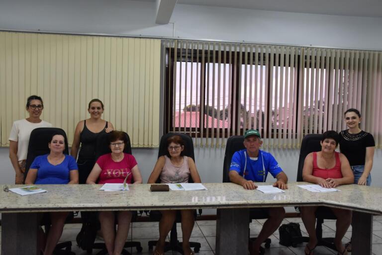 Prefeitura de Quatro Pontes firma contrato com agricultores familiares