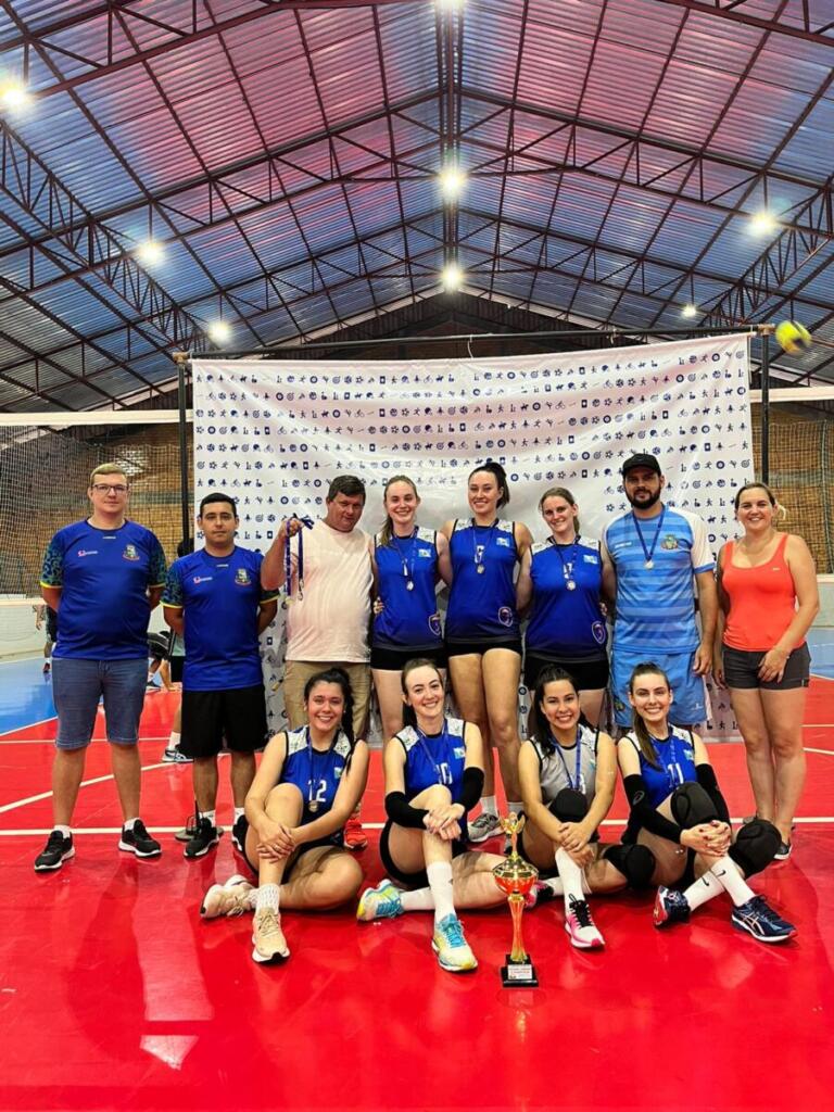 Equipes de Pato Bragado conquistam 1º e 4º lugar na Copa Amizade de Voleibol