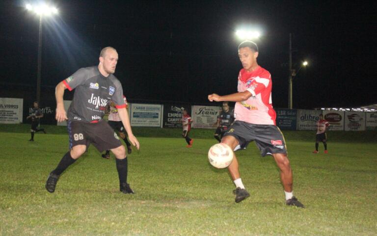 Jakson Celulares NSR e Alumeglass avançam à semifinal do Interno AABB/Avance Esportes