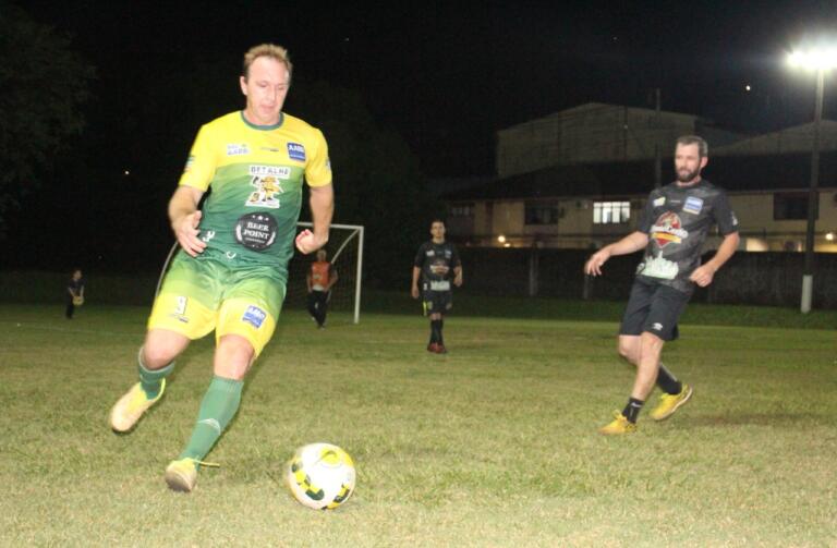 Beer Point/Detalhe Pinturas e Alumeglass/Churrascaria 2 Irmãos vão decidir o Interno AABB/Avance Esportes nesta sexta-feira