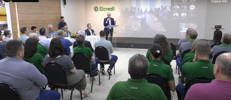 Assembleia da Sicredi Aliança tem tributo a Adolfo Freitag