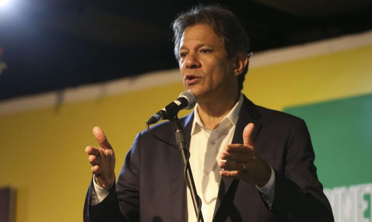 Haddad anuncia Rita Serrano na presidência da Caixa e Tarciana Medeiros na do Banco do Brasil