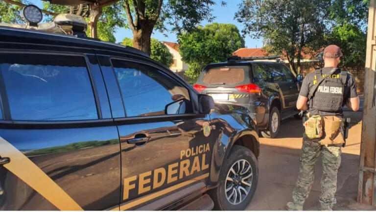 Suspeito que ameaçou policial federal na região de fronteira é alvo de operação