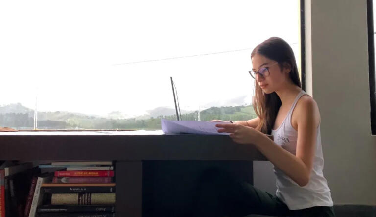 Estudante de escola pública de Minas Gerais ganha bolsa em faculdade nos Estados Unidos