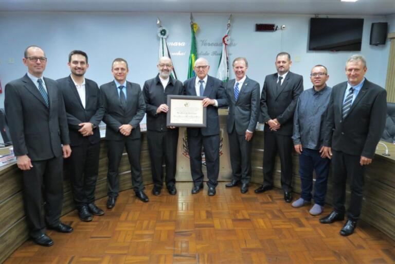 Cidadão Honorário: Legislativo homenageia padre Amário Zimmermann