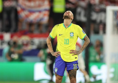 Pelas redes sociais, Neymar diz estar destruído e Rodrygo se desculpa