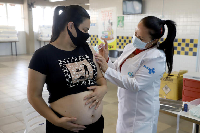 Com baixa procura, Saúde alerta para importância da vacinação durante a gestação