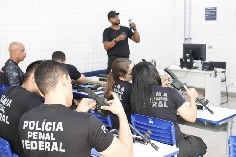 Policiais penais paranaenses aprimoram conhecimento em intercâmbio com outros estados