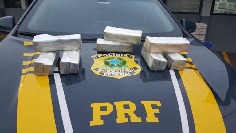 Rondonense é flagrada com 8,5 quilos de cocaína e acaba presa pela PRF de Cascavel