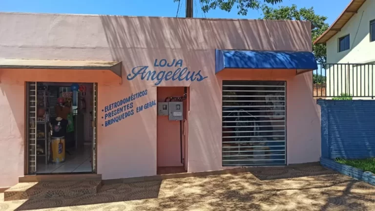 Assaltante ameaça comerciante e criança durante assalto em Toledo