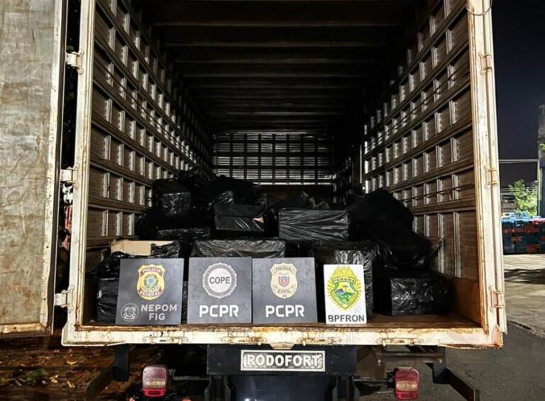 Caminhão carregado com cigarros contrabandeados é apreendido em Santa Helena