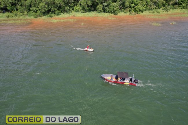 Buscas por jovens que desapareceram no Lago de Itaipu são retomadas