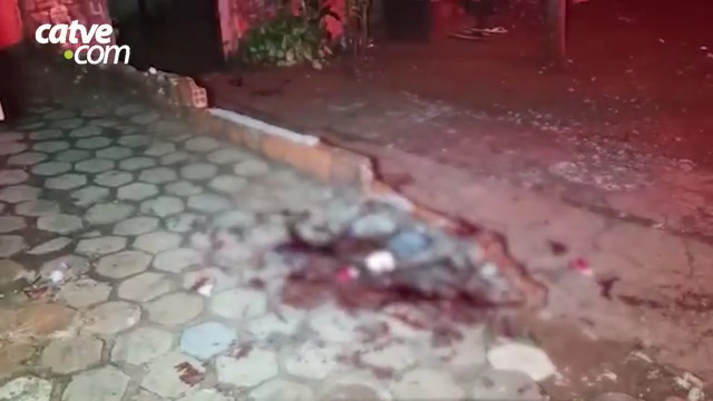 Homem fica em estado grave ao ser esfaqueado durante briga