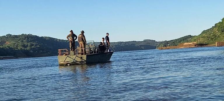 Mulher afoga os filhos nas águas do Rio Paraná