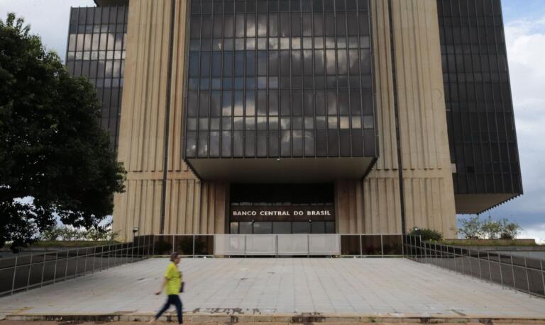 Mercado financeiro eleva projeção de inflação para este ano