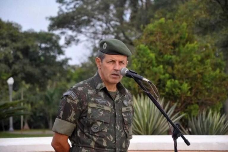 Novo comandante do Exército já chefiou batalhões em Cascavel e em Curitiba; saiba mais