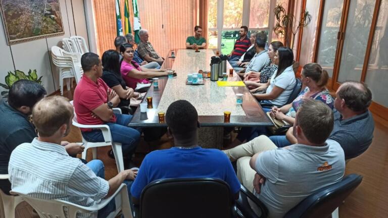 Representantes da Igreja Emanuel se reúnem com o prefeito Marcio Rauber