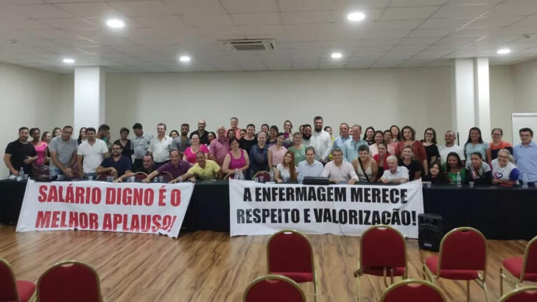 Enfermeiros pedem valorização salarial da categoria em Toledo