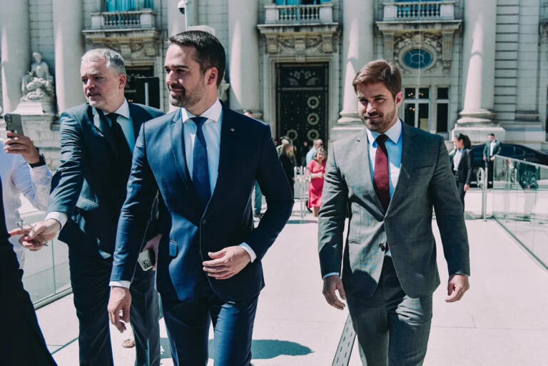 “O Rio Grande do Sul não tem uma primeira-dama, mas tem alguém de verdade”, diz Leite em discurso de posse