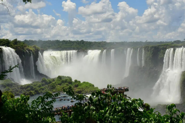 Parque Nacional do Iguaçu recebeu quase 1,5 milhão de visitantes em 2022, aponta balanço