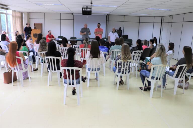 Prefeitura rondonense empossa 32 novos professores da rede municipal