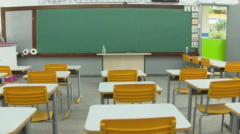 Secretaria de Educação recua e decide manter aulas de Artes em 55% das escolas estaduais do Paraná