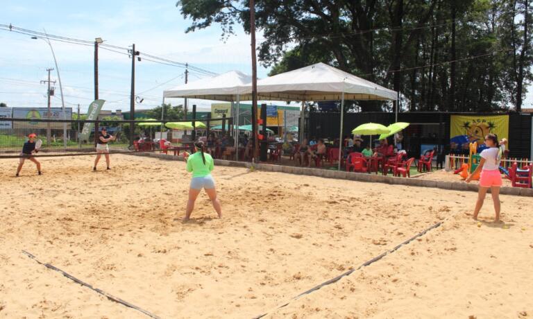 Torneio Beach Tennis Arena Gol de Placa reúne 50 atletas em sua primeira edição