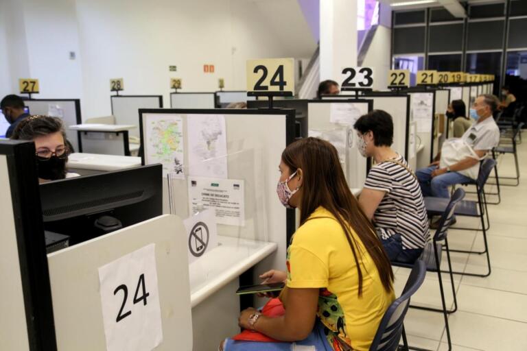 Agências do Trabalhador do Paraná têm 12,7 mil vagas em todos os setores da economia