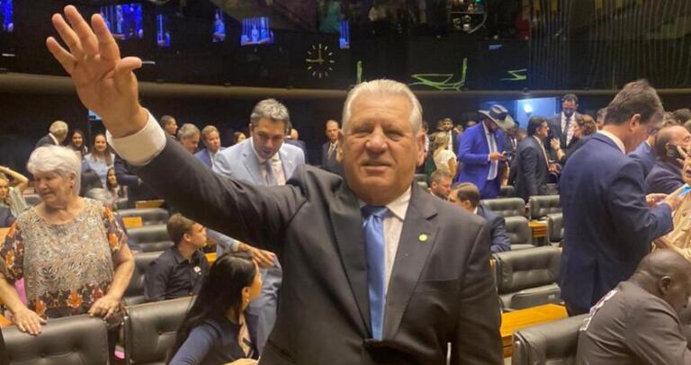 Sperafico reassume cadeira e bandeiras de lutas na Câmara dos Deputados