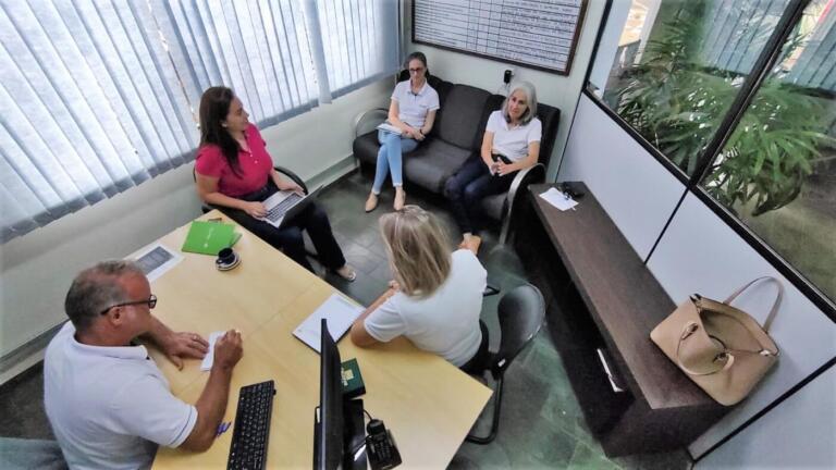 Acisa e Sebrae definem calendário de capacitações do Ponto de Atendimento para 2023