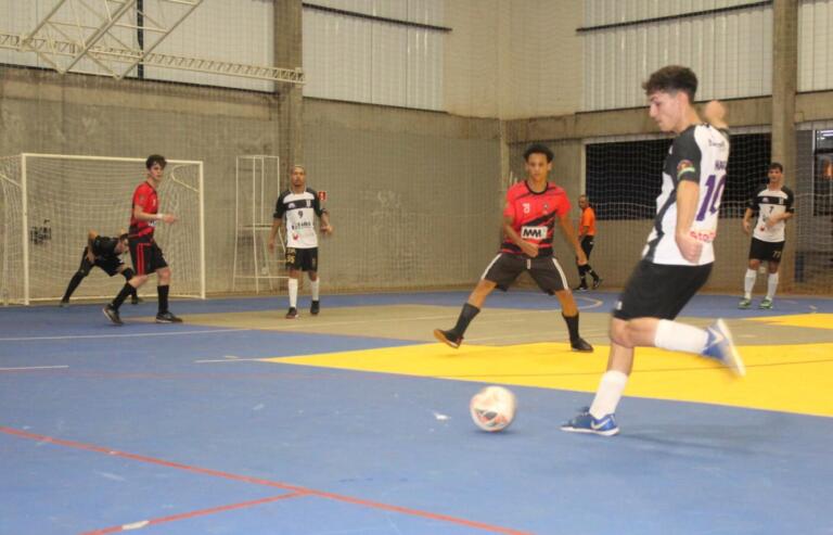 Atual campeão, Barões da Pisadinha goleia na estreia da Copa Sesc Verão; veja fotos