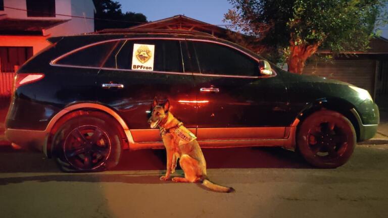 BPFron apreende carro carregado com cigarros contrabandeados em Nova Santa Rosa