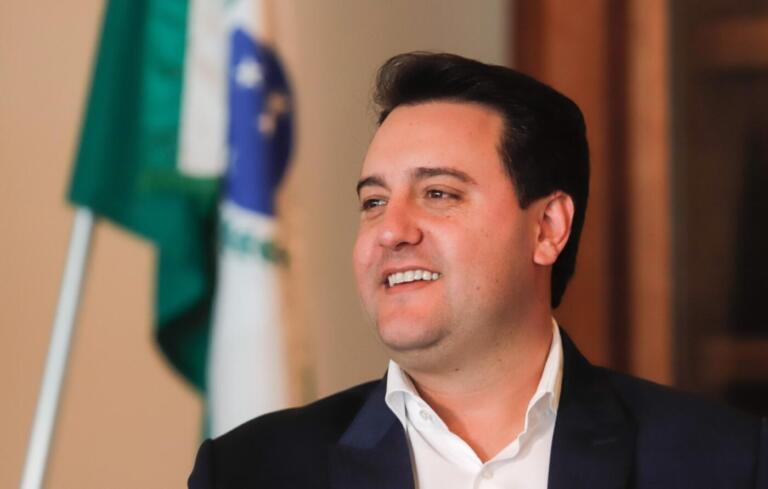 Defender a democracia é governar para todos – Por Carlos Massa Ratinho Junior