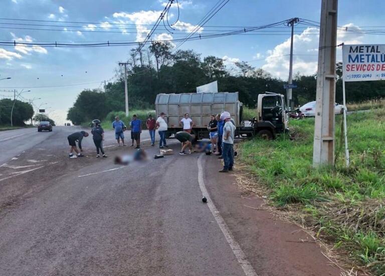 Acidente na entrada do Lira deixa dois jovens feridos