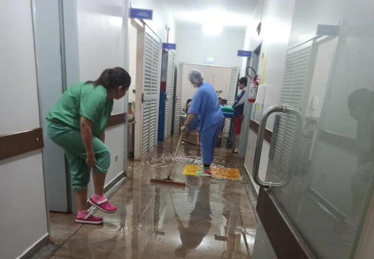 Hospital de Palotina tem alagamento após chuvas