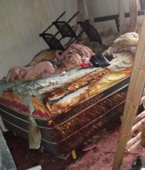 Família perde casa em incêndio em Quatro Pontes e pede ajuda da população